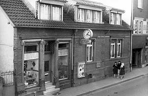 Bild "Vitrine:Geschaeft1954.jpg"