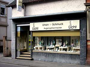 Bild "Vitrine:Geschaeft2003b.jpg"